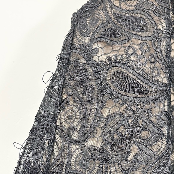 Amber Sakai Embroidered Lace Appliqué Oversized Flowy High Low Dress - Picture 5 of 15